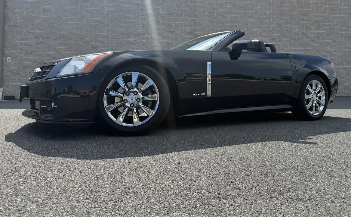 2009 Cadillac XLR - Image 6 of 31