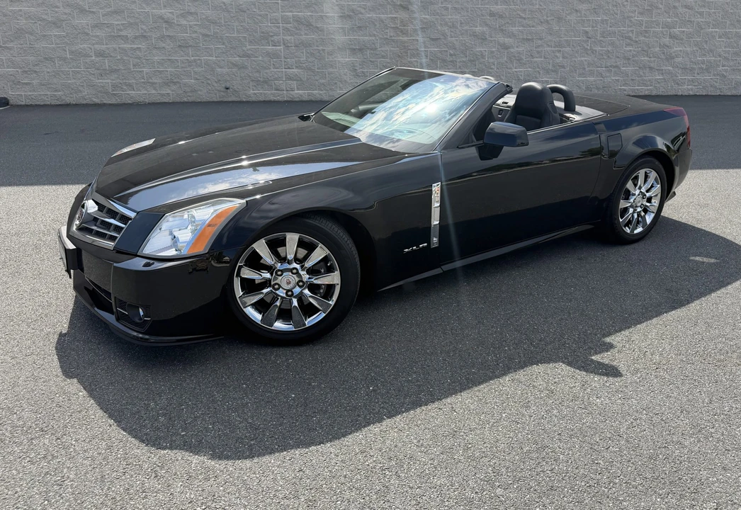 2009 Cadillac XLR - Image 3 of 31