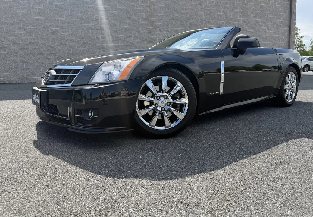 2009 Cadillac XLR - Image 4 of 31