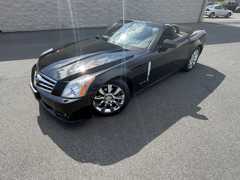 2009 Cadillac XLR - Image 2 of 31