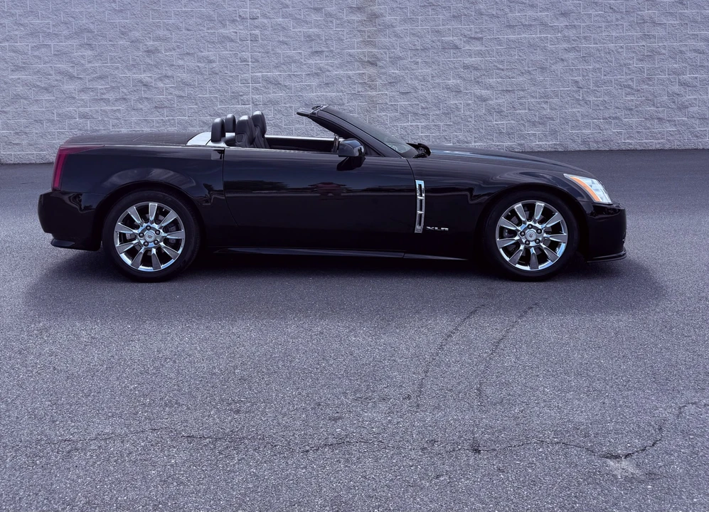 2009 Cadillac XLR - Image 27 of 31