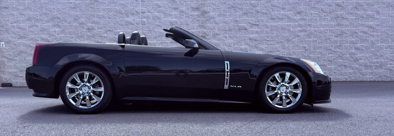 2009 Cadillac XLR - Image 28 of 31