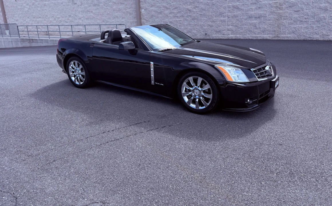 2009 Cadillac XLR - Image 23 of 31