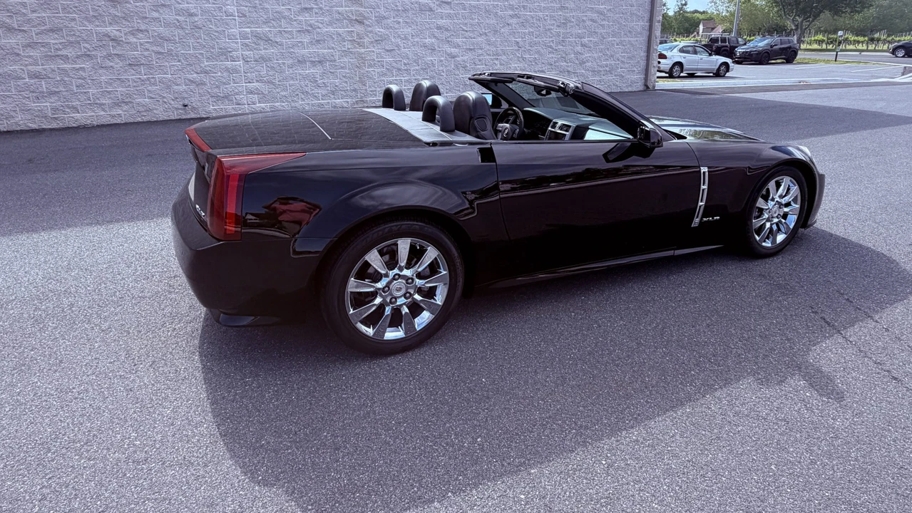 2009 Cadillac XLR - Image 30 of 31