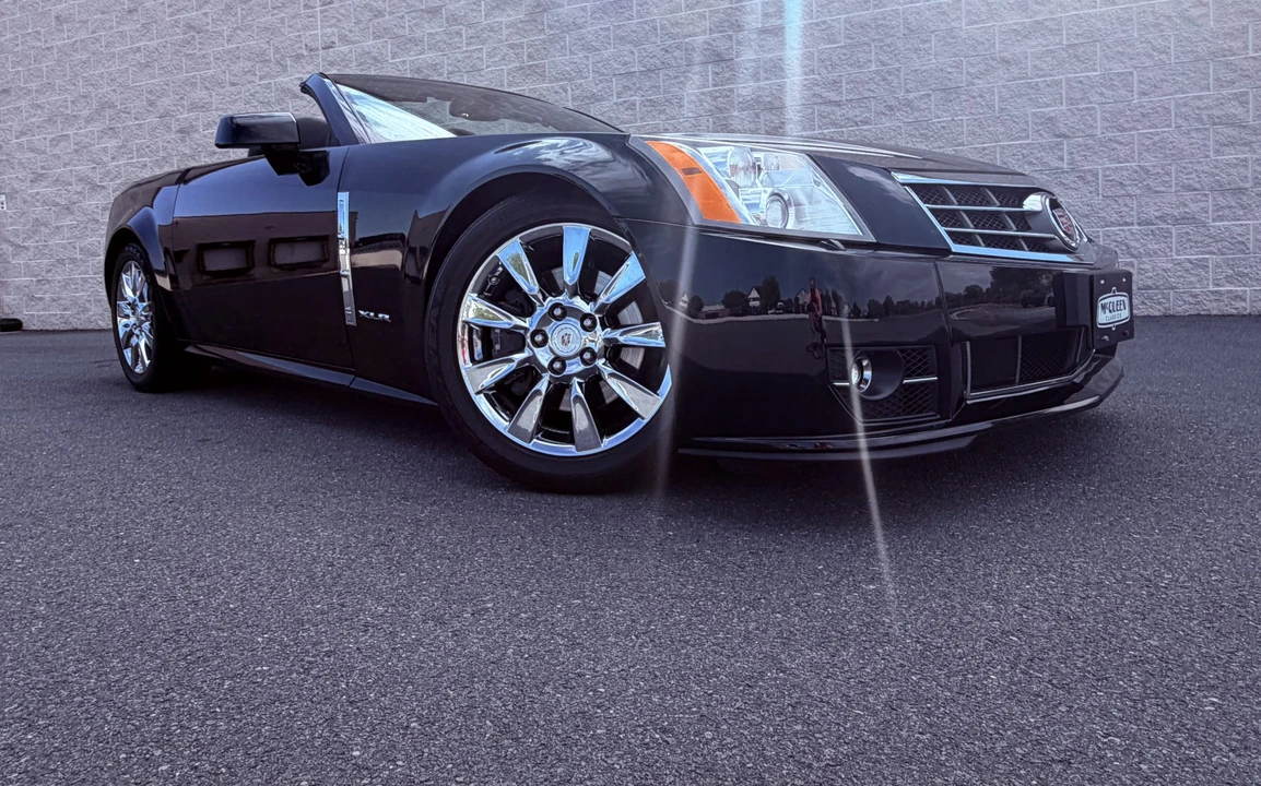 2009 Cadillac XLR - Image 22 of 31