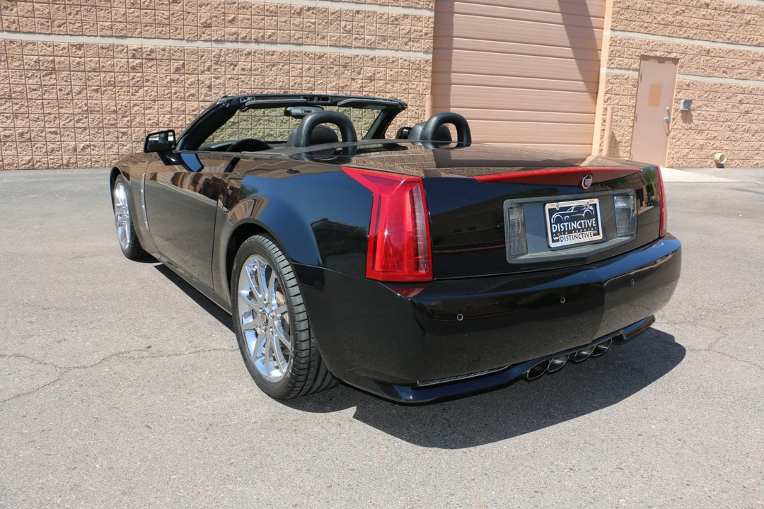 2009 Cadillac XLR-V - Image 8 of 31
