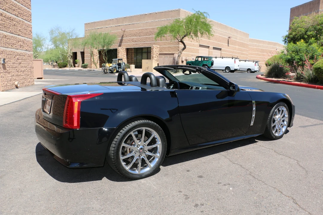 2009 Cadillac XLR-V - Image 12 of 31