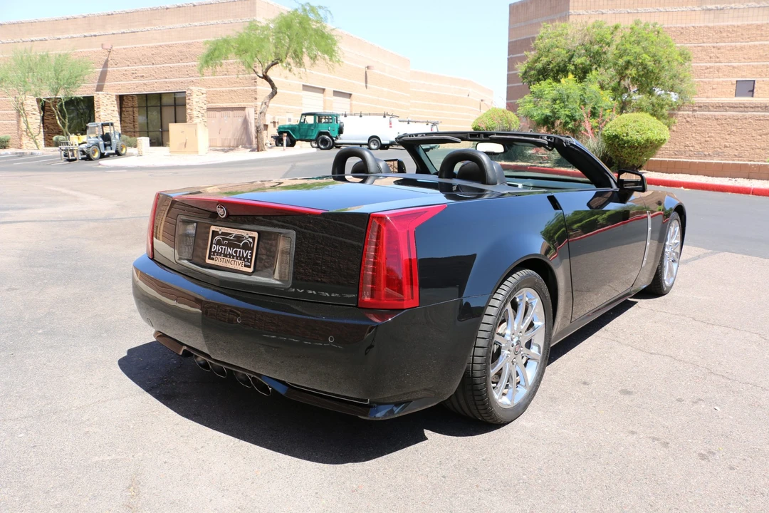 2009 Cadillac XLR-V - Image 10 of 31