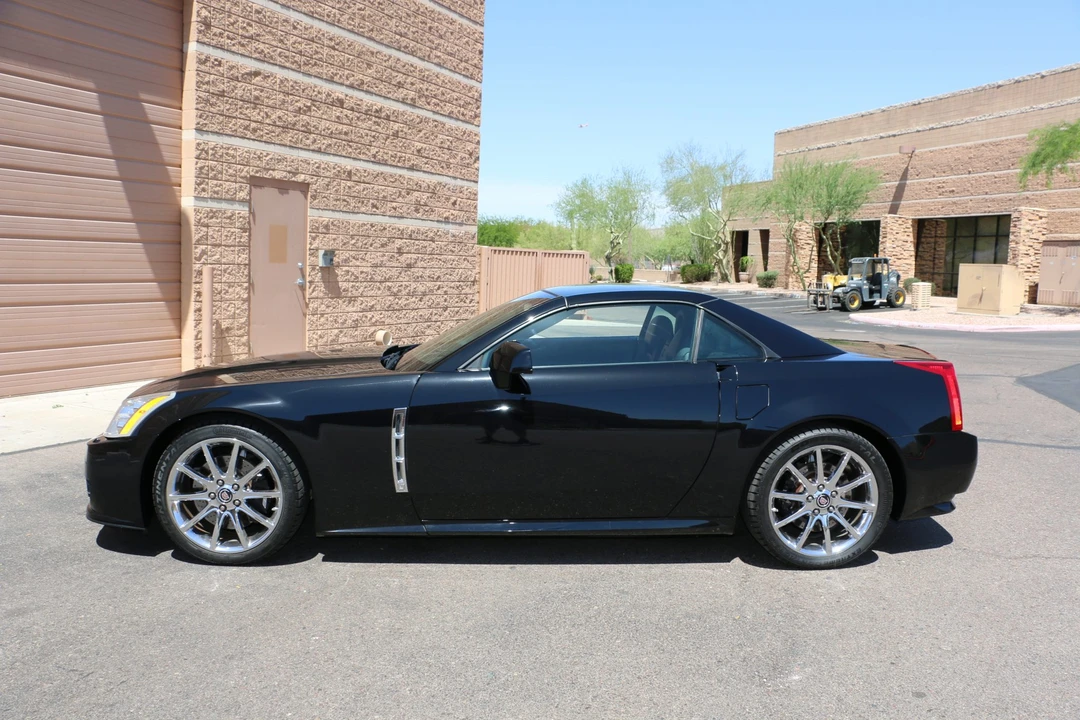 2009 Cadillac XLR-V - Image 16 of 31