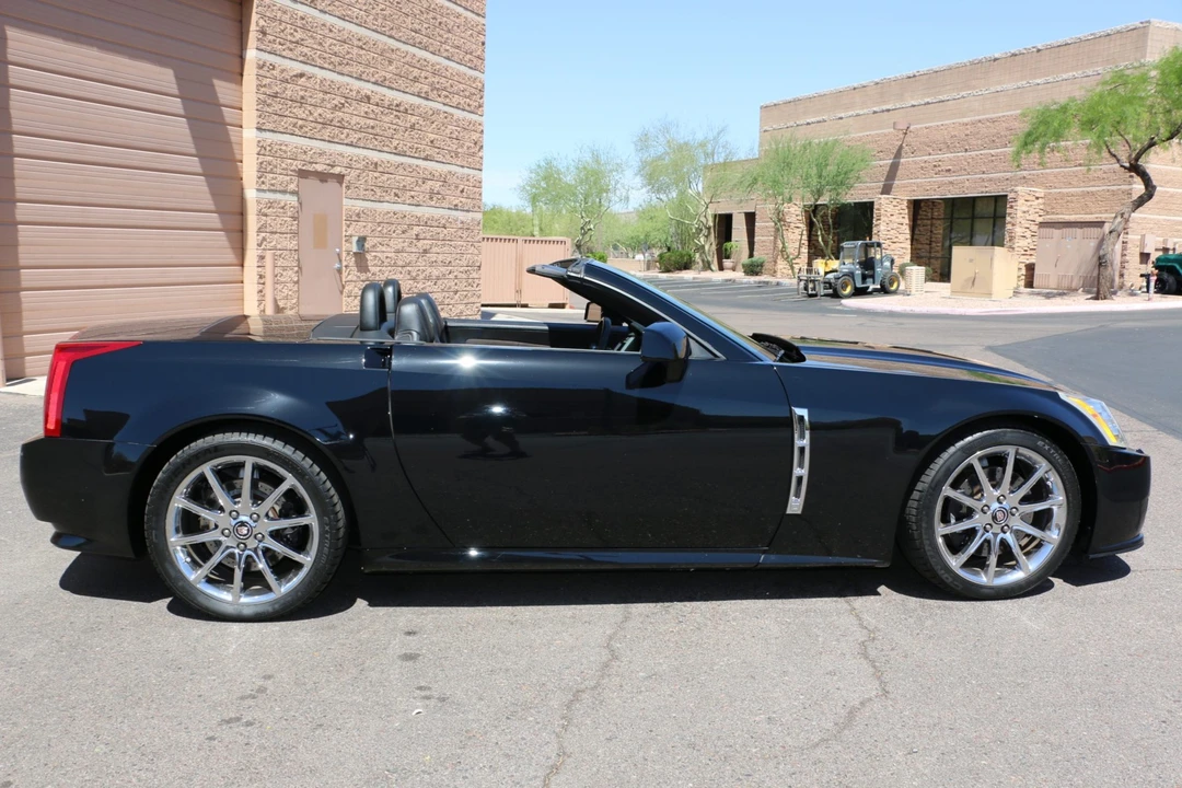 2009 Cadillac XLR-V - Image 13 of 31