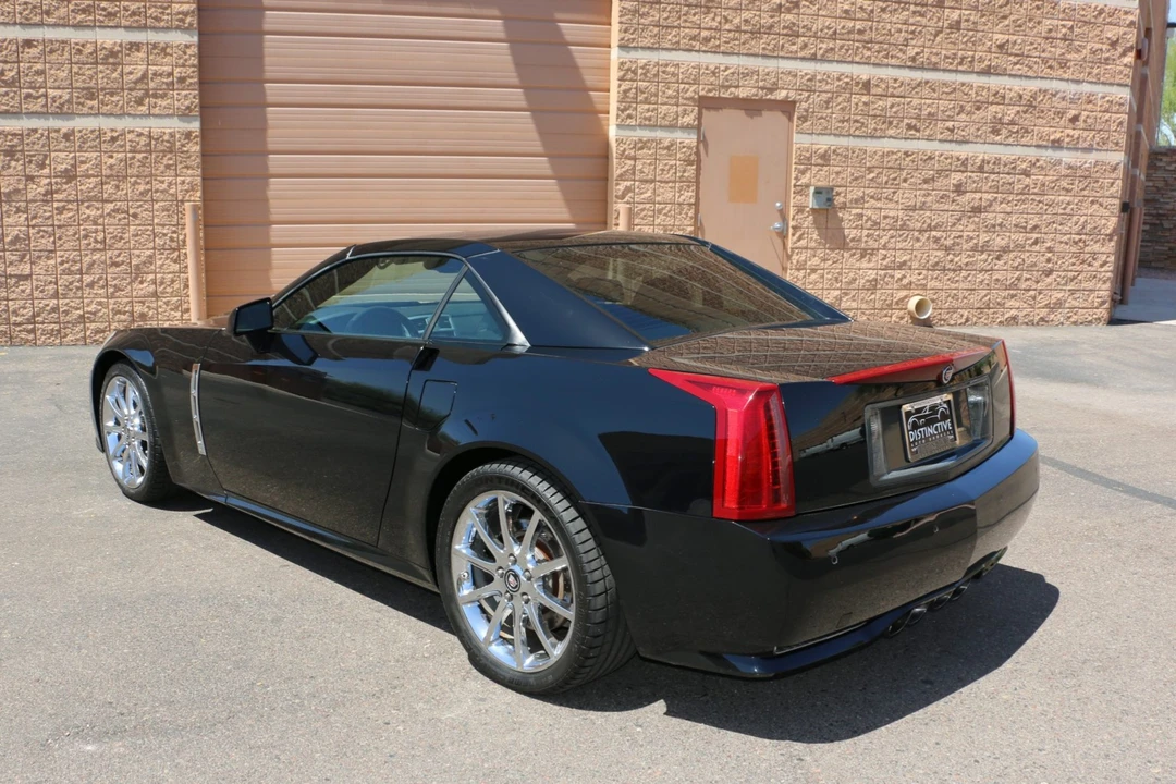 2009 Cadillac XLR-V - Image 17 of 31
