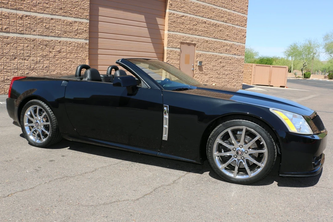 2009 Cadillac XLR-V - Image 14 of 31