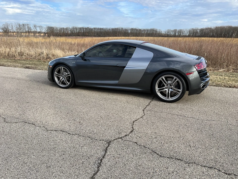 2010 Audi 42 R8 - Image 24 of 31