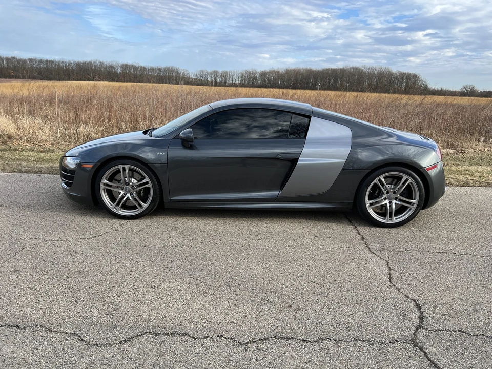 2010 Audi 42 R8 - Image 25 of 31