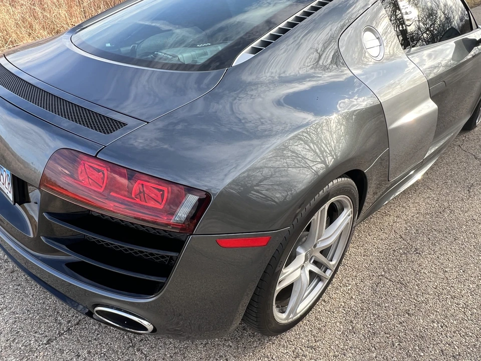 2010 Audi 42 R8 - Image 30 of 31
