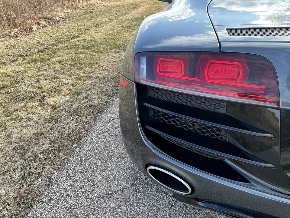 2010 Audi 42 R8 - Image 31 of 31