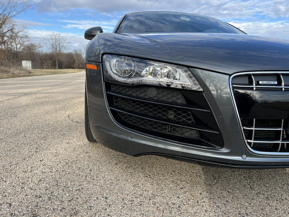 2010 Audi 42 R8 - Image 26 of 31
