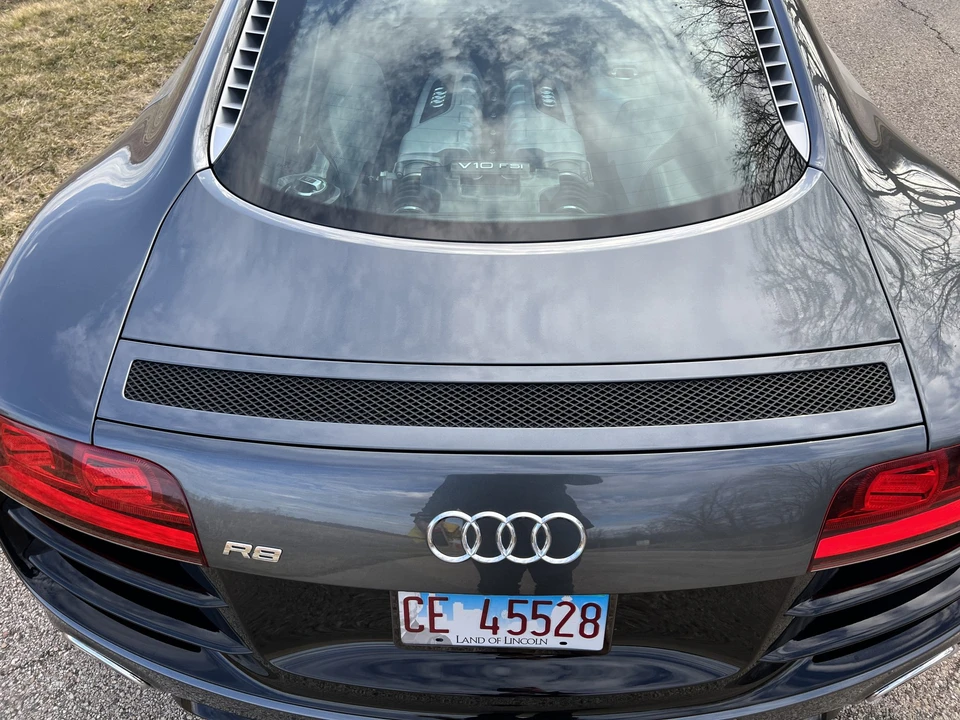 2010 Audi 42 R8 - Image 28 of 31