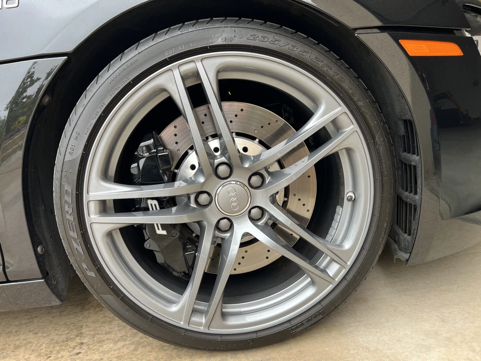 2010 Audi 42 R8 - Image 30 of 31
