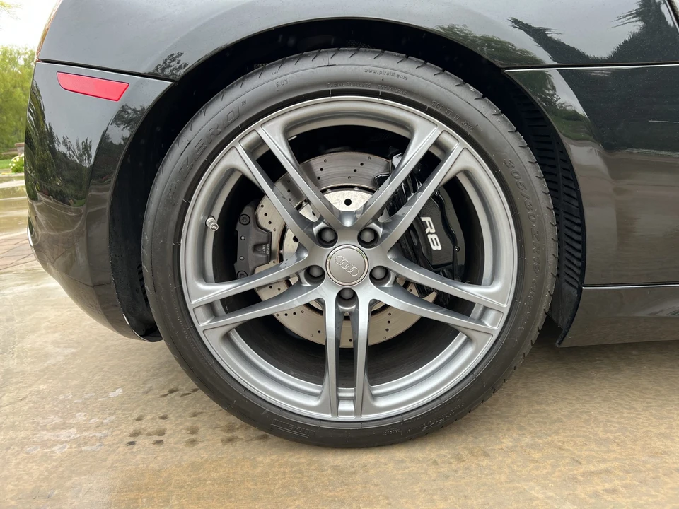 2010 Audi 42 R8 - Image 29 of 31