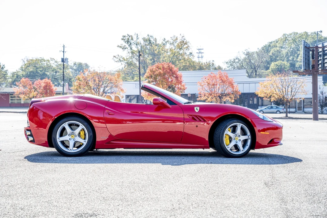 2010 Ferrari California - Image 23 of 31