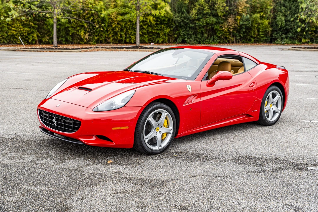 2010 Ferrari California - Image 2 of 31
