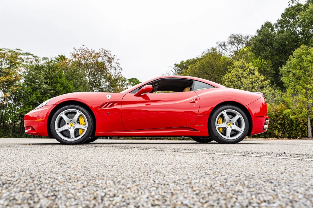 2010 Ferrari California - Image 13 of 31
