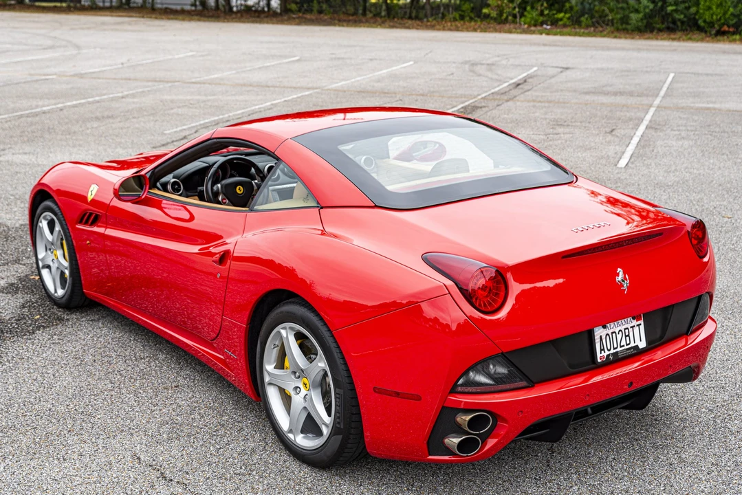 2010 Ferrari California - Image 12 of 31