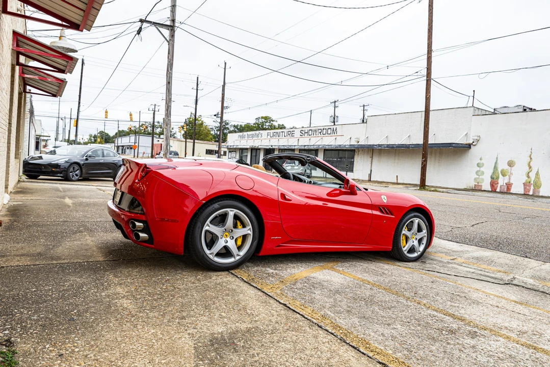 2010 Ferrari California - Image 25 of 31