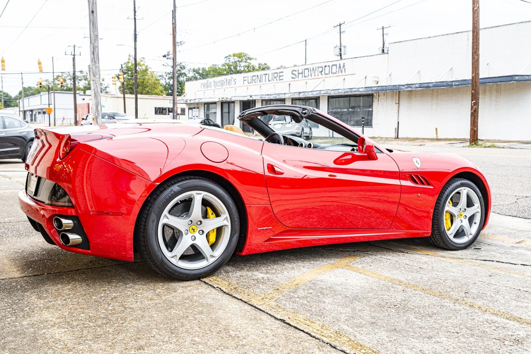 2010 Ferrari California - Image 26 of 31