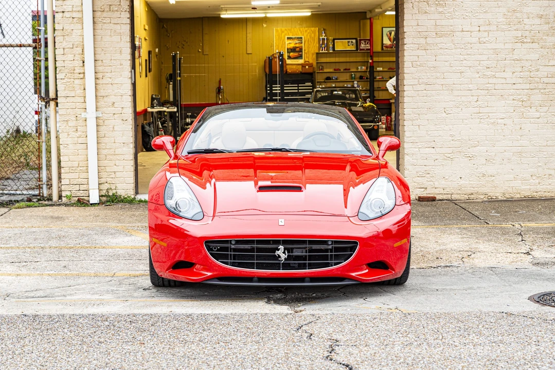 2010 Ferrari California - Image 19 of 31
