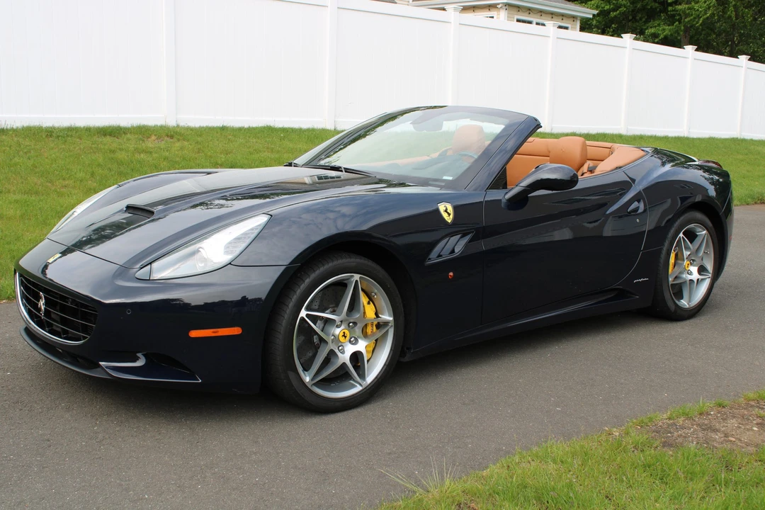 2010 Ferrari California - Image 2 of 31