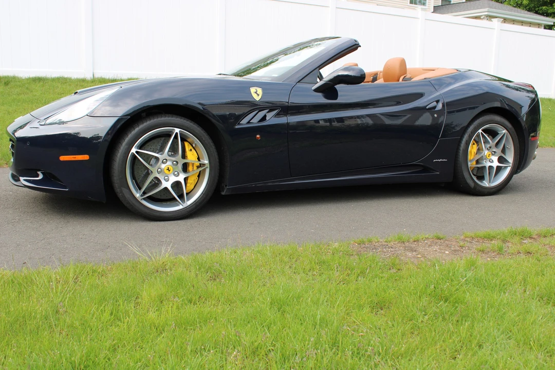 2010 Ferrari California - Image 5 of 31