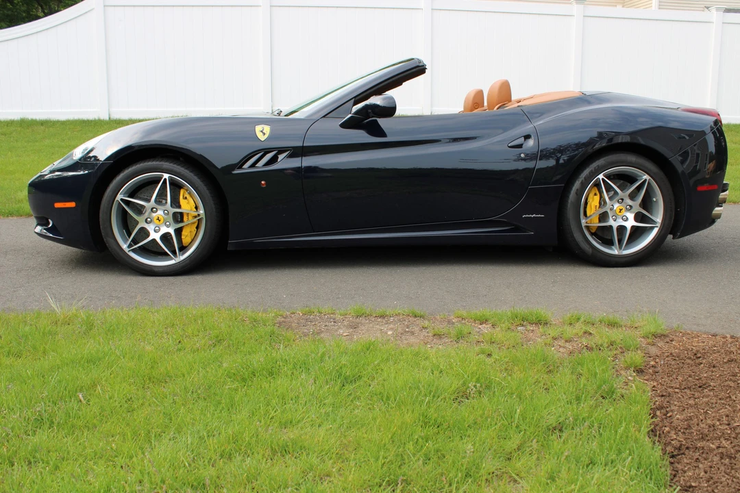 2010 Ferrari California - Image 7 of 31