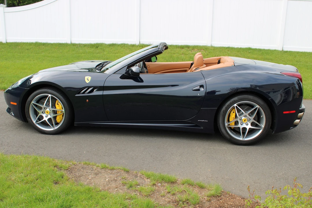 2010 Ferrari California - Image 8 of 31