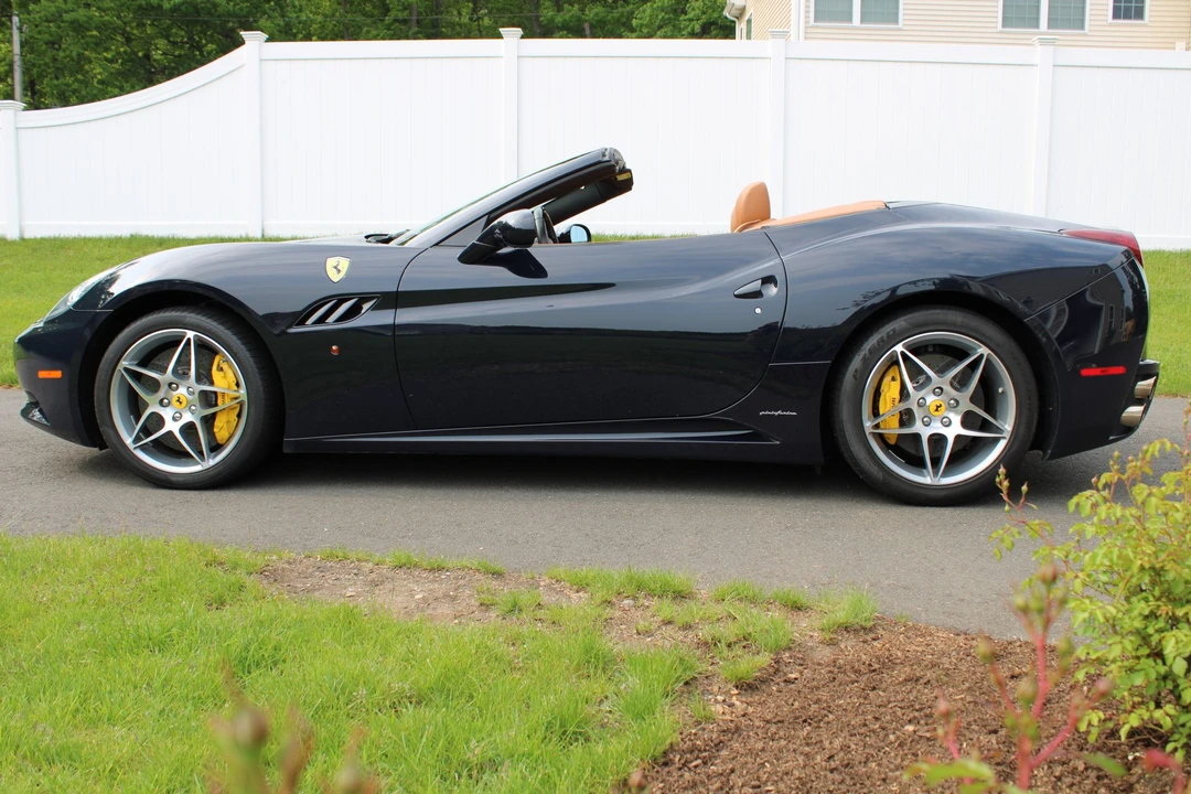 2010 Ferrari California - Image 9 of 31