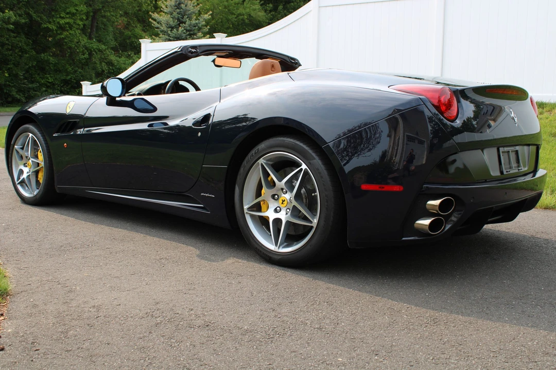 2010 Ferrari California - Image 11 of 31