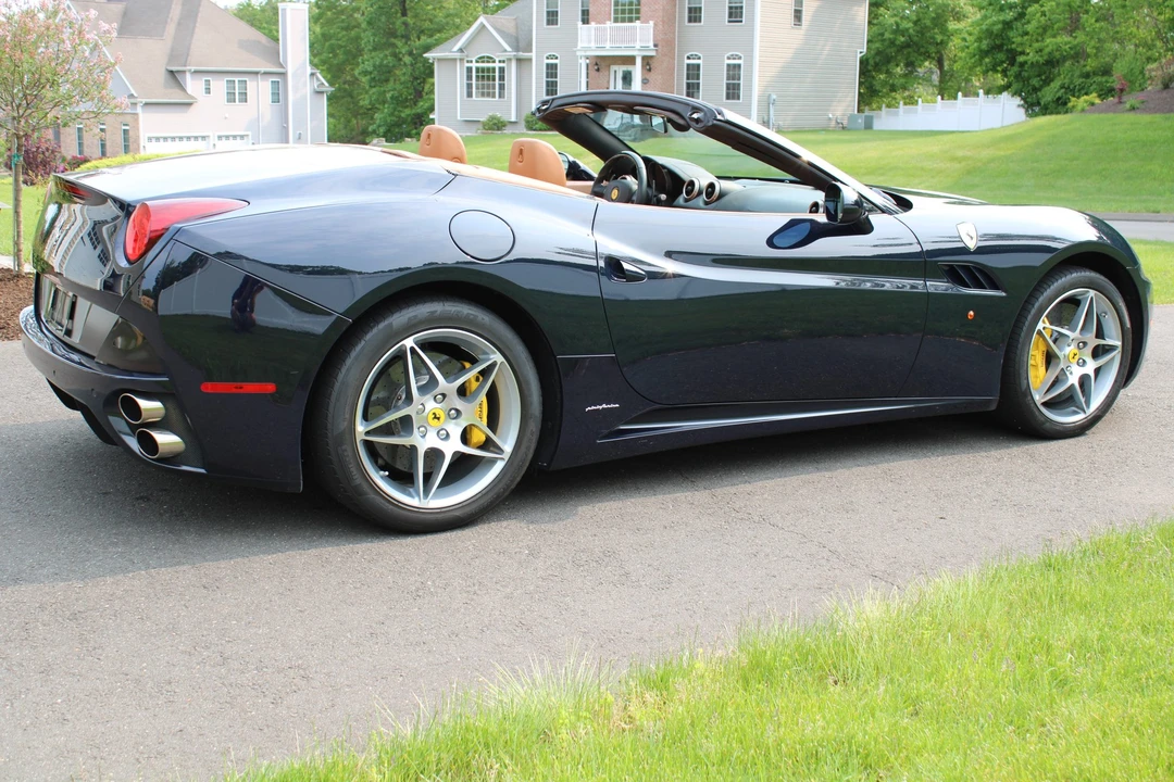 2010 Ferrari California - Image 23 of 31