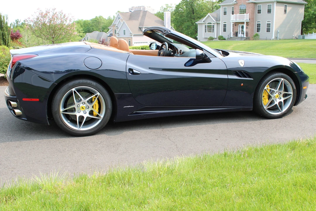 2010 Ferrari California - Image 25 of 31