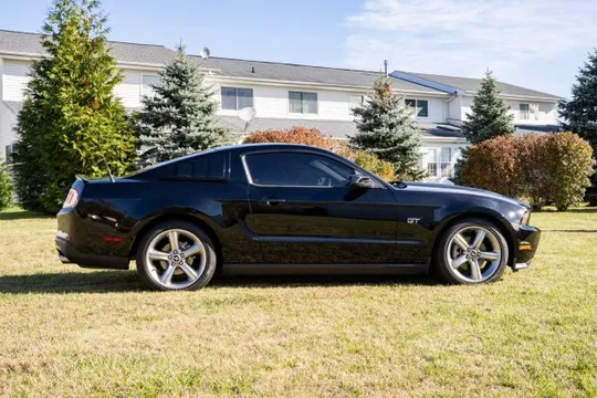 2010 Ford S197 Mustang - Image 3 of 8
