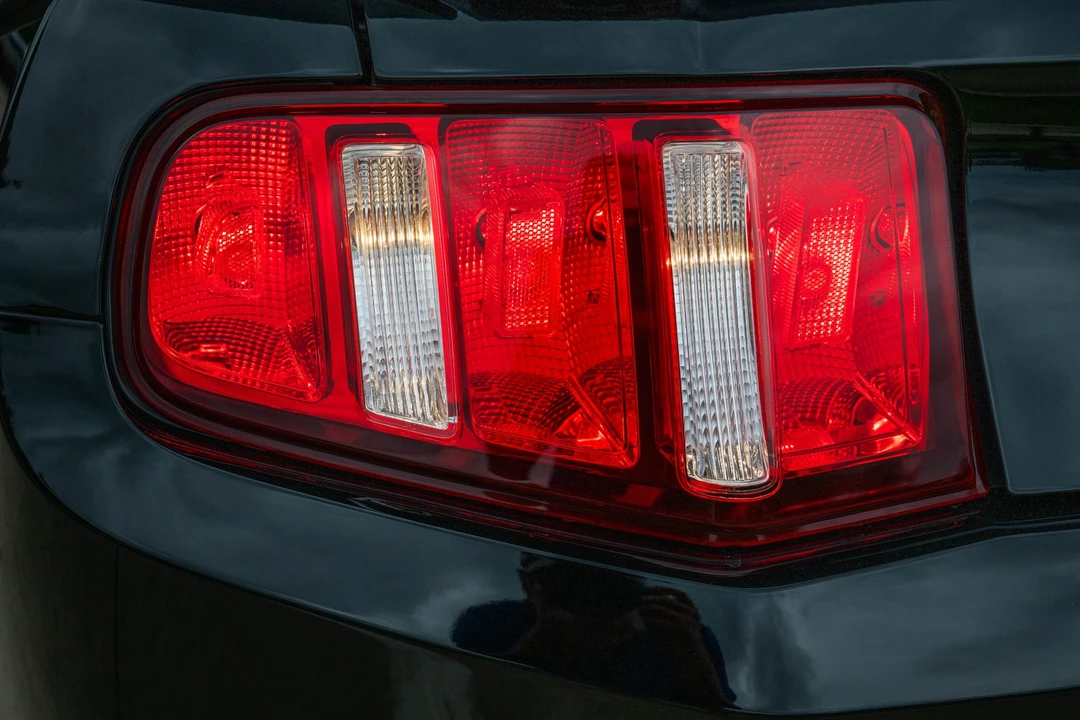 2010 Ford S197 Mustang - Image 23 of 31
