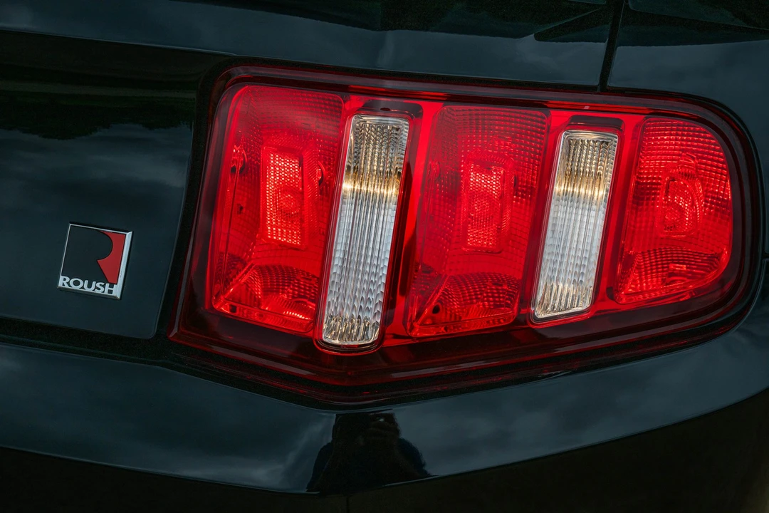 2010 Ford S197 Mustang - Image 24 of 31
