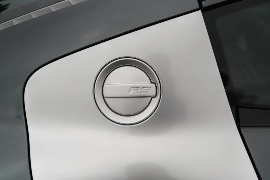 2011 Audi 42 R8 - Image 15 of 31