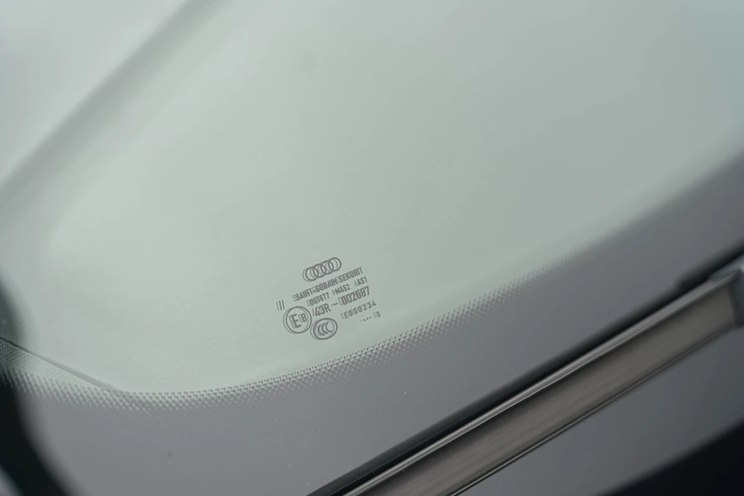 2011 Audi 42 R8 - Image 29 of 31