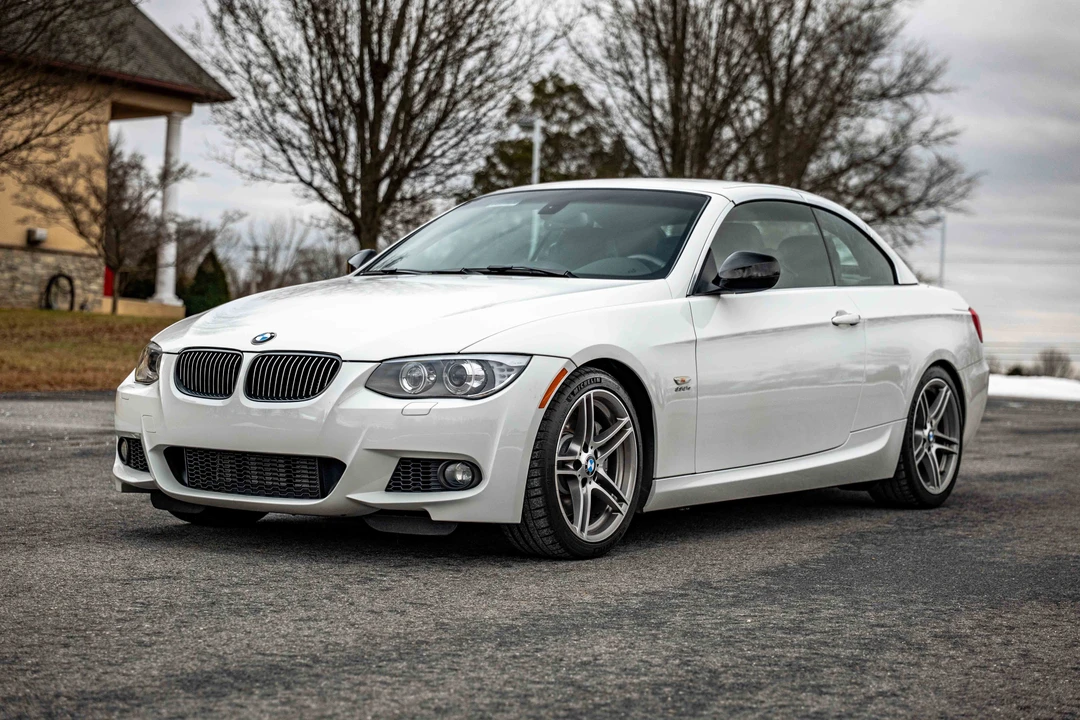 2011 BMW E93 335i Convertible - Image 29 of 31