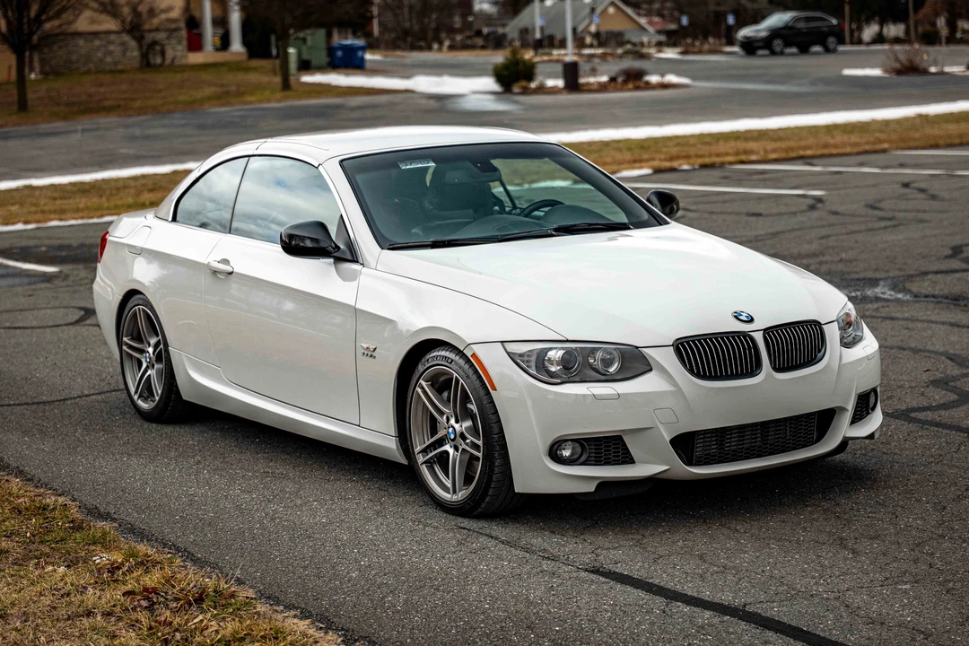 2011 BMW E93 335i Convertible - Image 5 of 31
