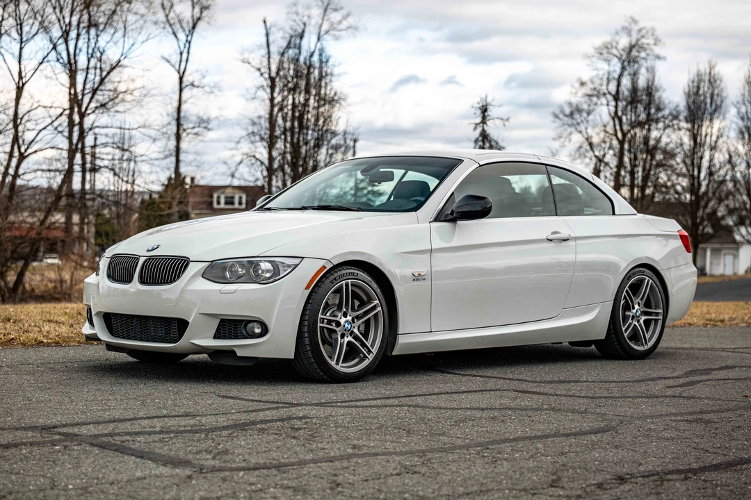 2011 BMW E93 335i Convertible - Image 23 of 31