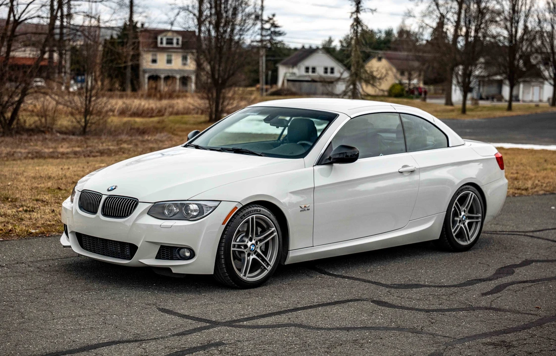 2011 BMW E93 335i Convertible - Image 24 of 31