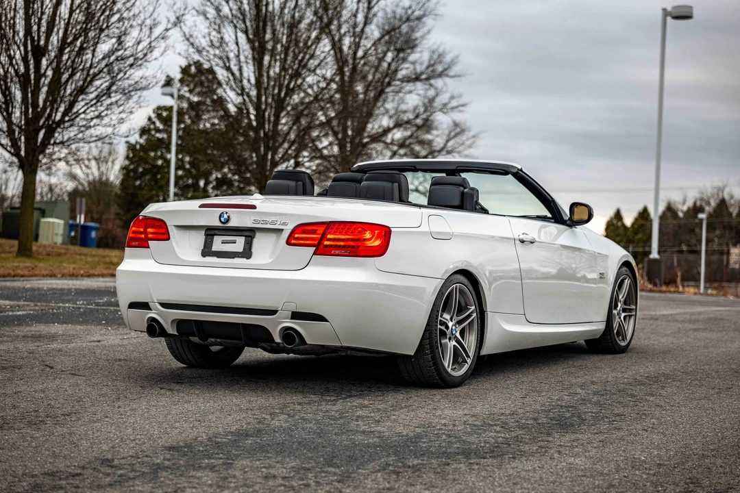 2011 BMW E93 335i Convertible - Image 27 of 31