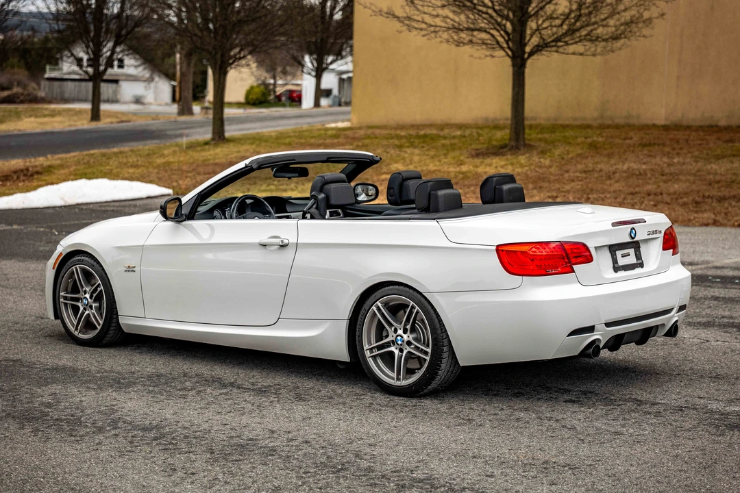 2011 BMW E93 335i Convertible - Image 10 of 31